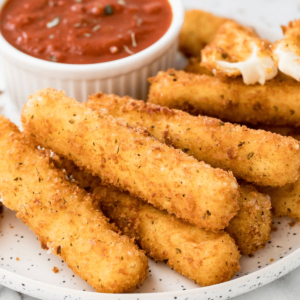 MOZZARELLA STICKS (6 pcs)